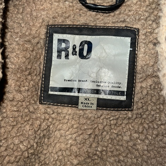 Jacket by R&O - Picture 2 of 3